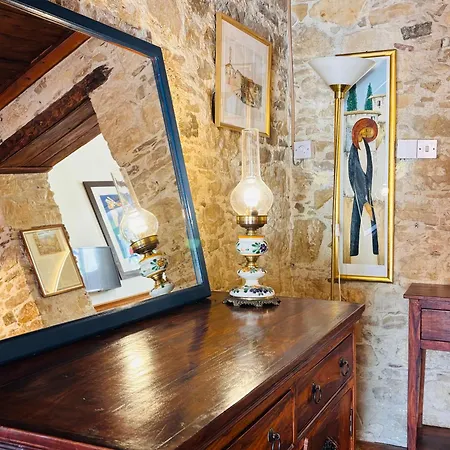 Byzantino House אומודוס