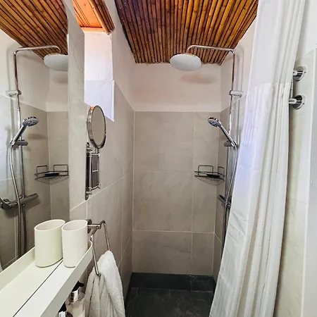 בית נופש Byzantino House אומודוס