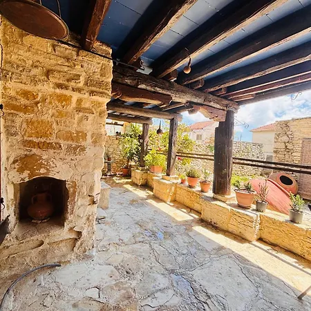 בית נופש Byzantino House אומודוס