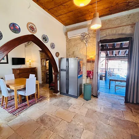 Byzantino House *